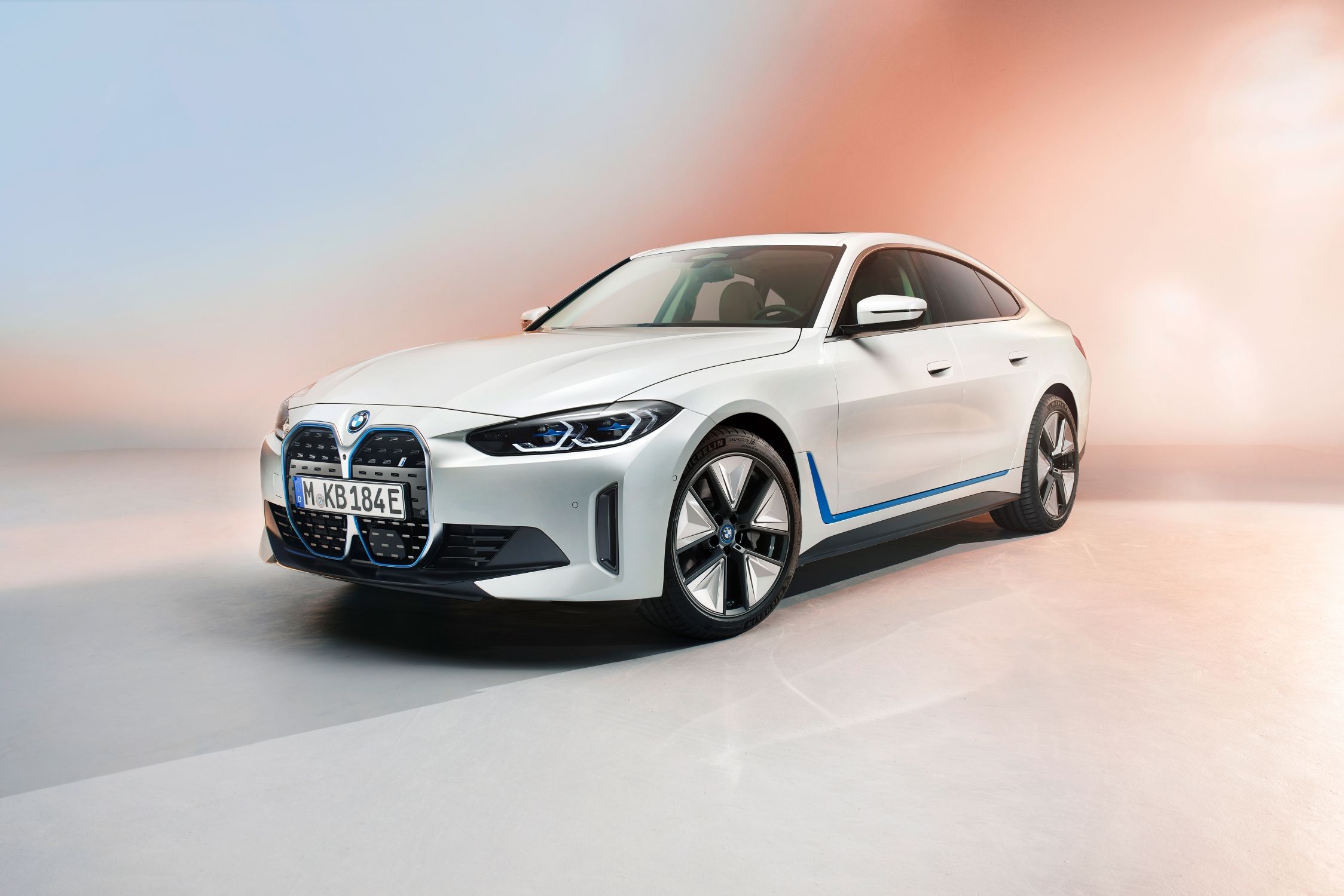 El BMW i4 se desvela en la Conferencia Anual del Grupo 2021.