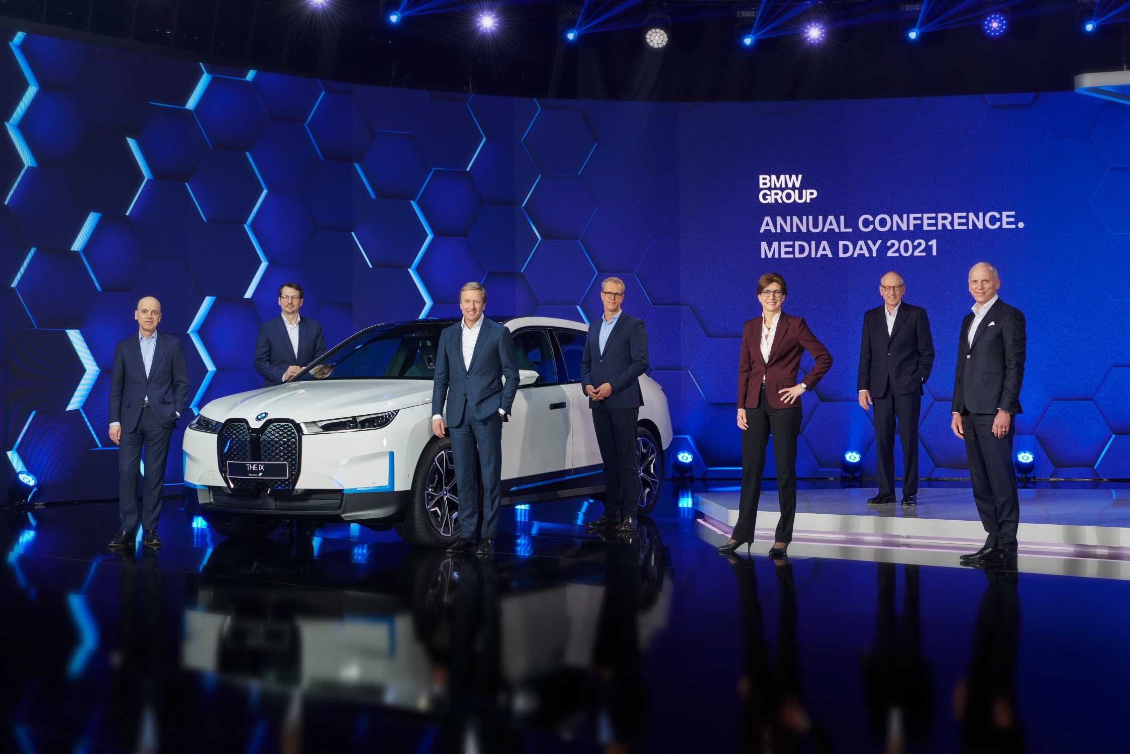 Una nueva era, una nueva clase. El Grupo BMW intensifica su apuesta tecnológica