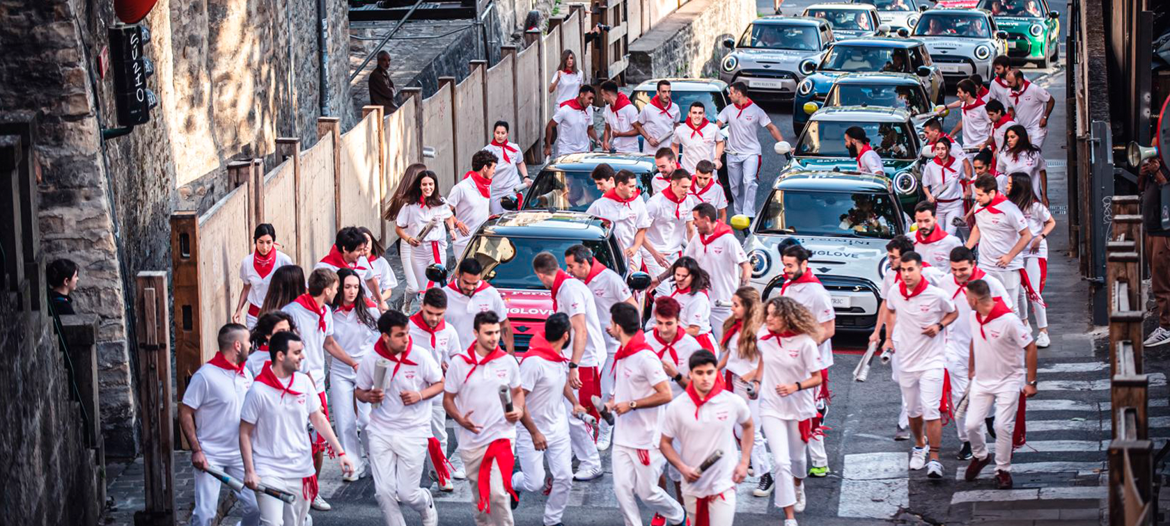 SanFerMINI TOMA LAS CALLES DE PAMPLONA ANTES DEL CHUPINAZO